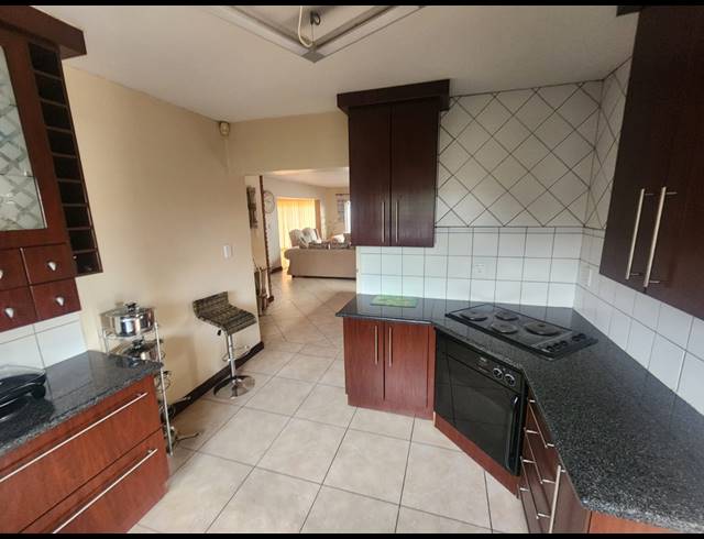 4 BEDROOM HOUSE FOR SALE IN SAFARI GARDENS